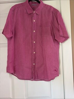 Final sale- Tommy Bahama- like new Men's Short-Sleeve Button-Up Shirt in Magenta